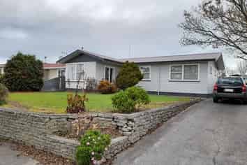 16 Karamea Crescent, Kelvin Grove