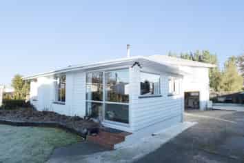 64 Great North Road, Winton