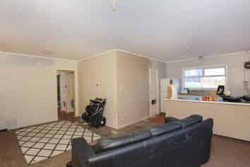 8/15 Coates Street, Hamilton East