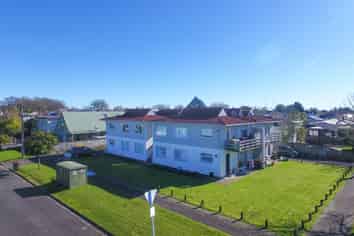 8/15 Coates Street, Hamilton East