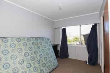 8/15 Coates Street, Hamilton East