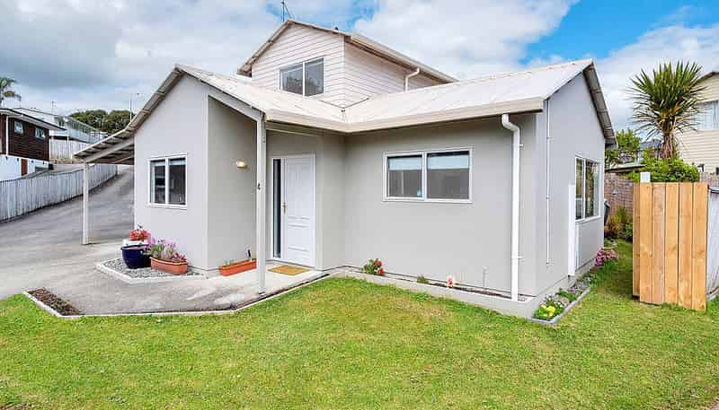 4/372 Whangaparaoa Road, Stanmore Bay