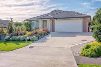 53 Liberty Crescent, Beachlands