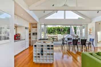 10 New Street, Saint Marys Bay