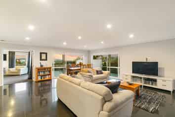 42 Sovereign Street, Flat Bush