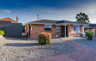 2/69 Stamford Park Rd, Mount Roskill