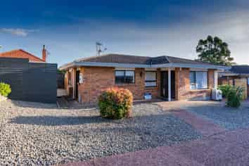 2/69 Stamford Park Rd, Mount Roskill