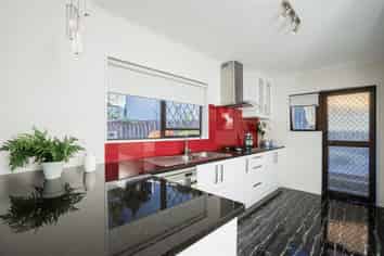 2/69 Stamford Park Rd, Mount Roskill