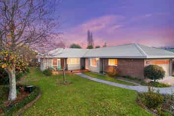 108 College Place, Poike