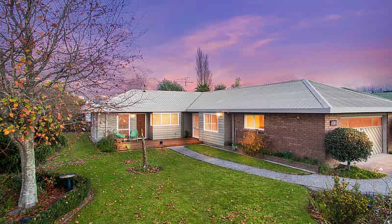 108 College Place, Poike