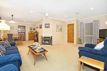 108 College Place, Poike