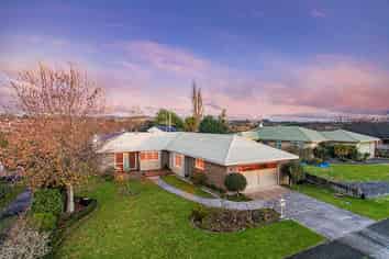 108 College Place, Poike