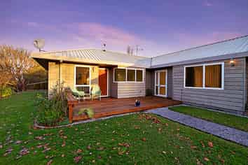 108 College Place, Poike