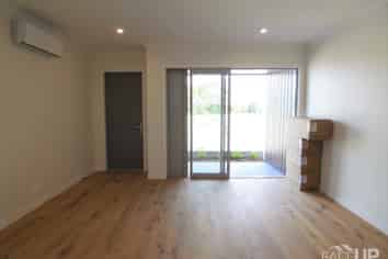 1/2 Warrant Officer Lane, Hobsonville