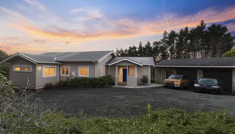 a/408 Paremoremo Road, Paremoremo