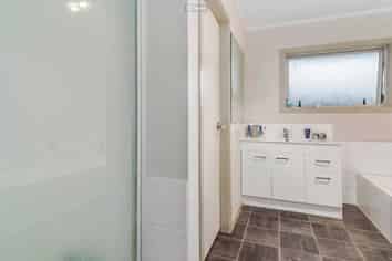 7 Kaka Street, Western Heights