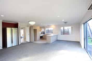 21 Thomas Road, Flat Bush