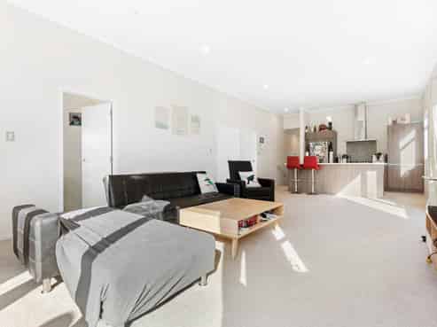 7 Barcliff Terrace, Gulf Harbour