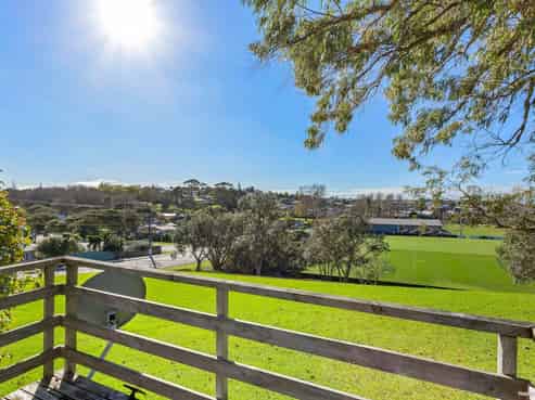 1 & 2 109 Archers Road, Glenfield