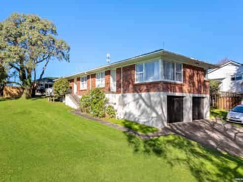 1 & 2 109 Archers Road, Glenfield