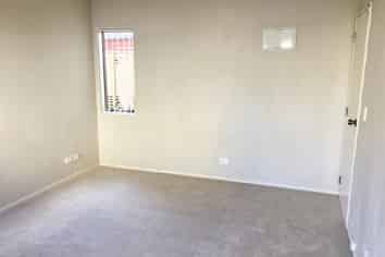 7A Cambrian Crescent, Flat Bush