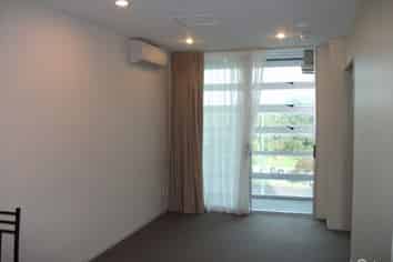 17/401 Amersham Way, Manukau