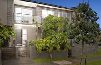 4/1 Gracechurch Drive, Flat Bush