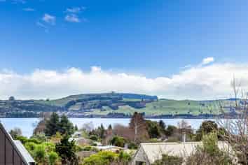 12 Holland Grove, Richmond Heights