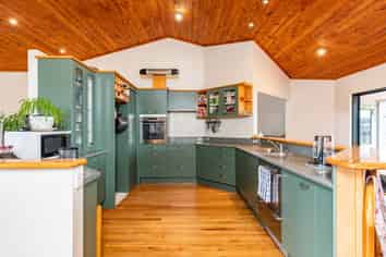 312B One Tree Point Road, One Tree Point