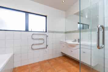 312B One Tree Point Road, One Tree Point