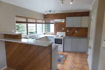 2/61 Clevedon Road, Papakura