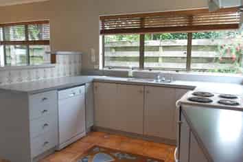 2/61 Clevedon Road, Papakura