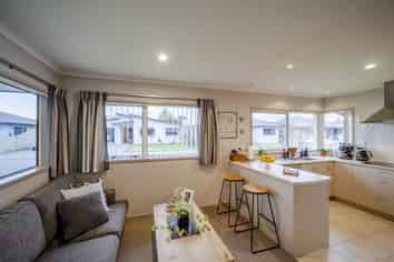 1111C Karamu Road North, Mayfair