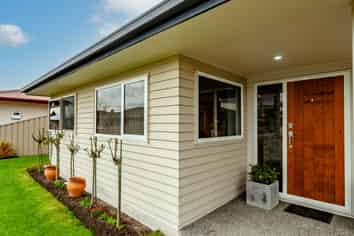 1111C Karamu Road North, Mayfair