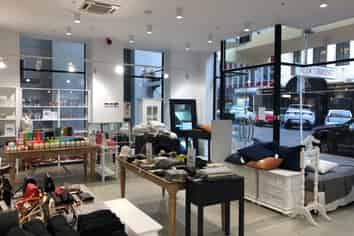 HIGH QUALITY SHOWROOM & RETAIL SPACE