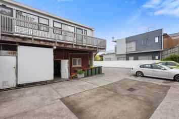 Cafe Business in Glendowie at a bargain price