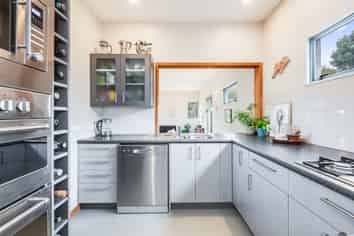 49 Wairere Road, Belmont