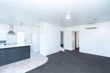 89a Bruce Avenue, Glenview