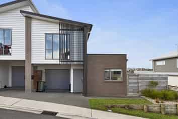 7 Springside Court, Huntington