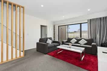 7 Springside Court, Huntington