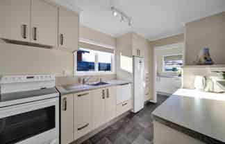 201 Parklands Avenue, 