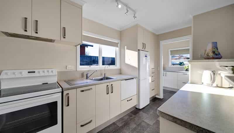 201 Parklands Avenue, 