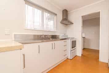 9B Emma Place, Pukete