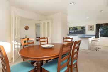 23B Burrows Street, Avenues