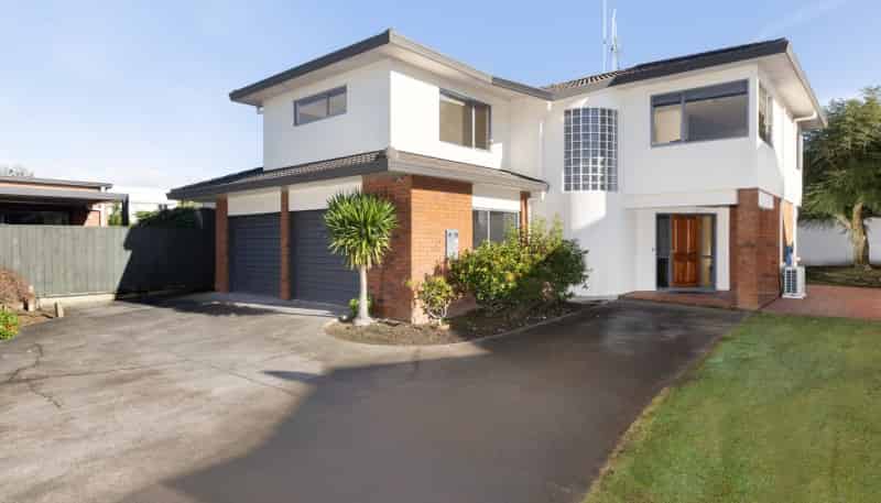 23B Burrows Street, Avenues