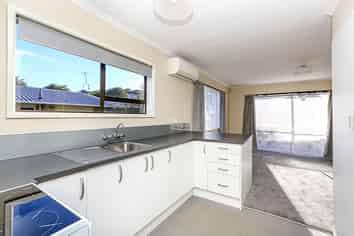 82D Ngamotu Road, Spotswood