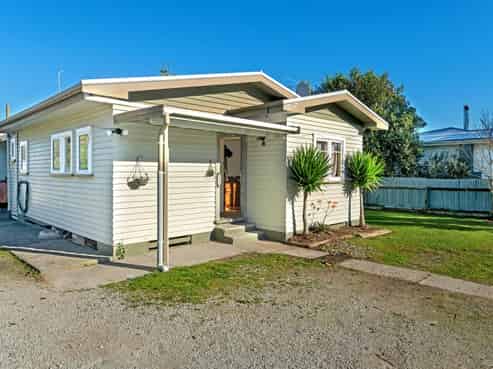 15a and 15 Martin Road, Outer Kaiti