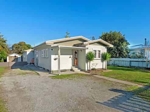 15a and 15 Martin Road, Outer Kaiti