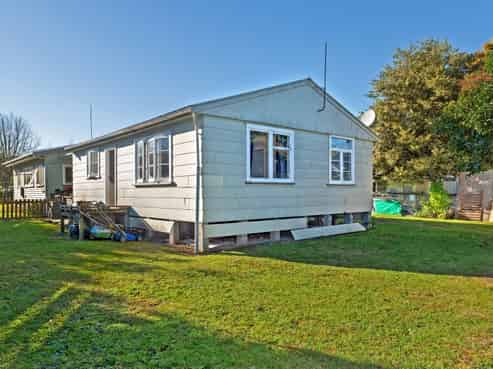 15a and 15 Martin Road, Outer Kaiti