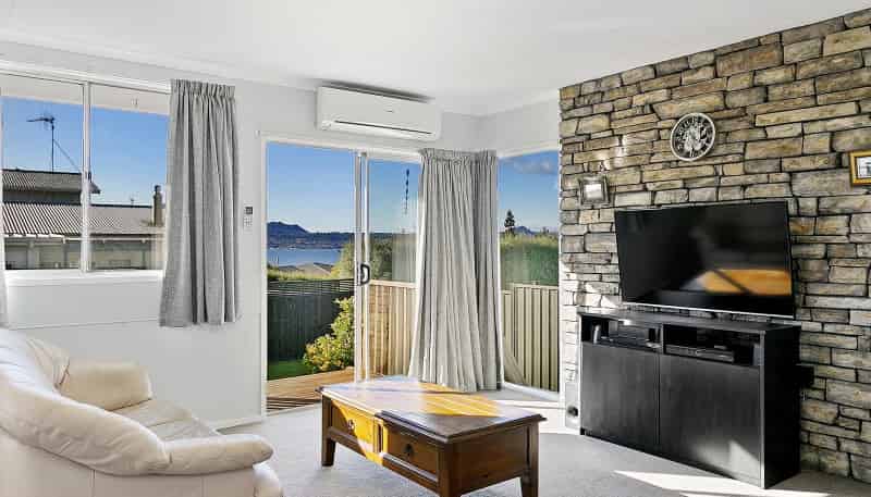 11 Besley Place, Acacia Bay